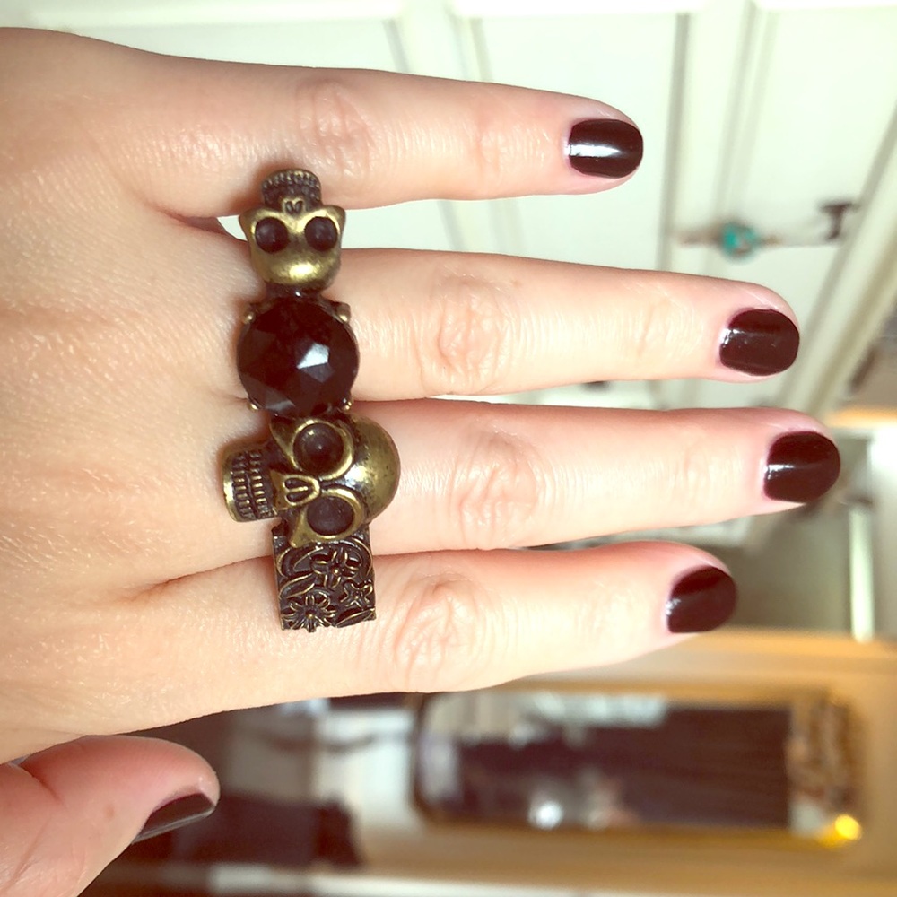 Double skull ring